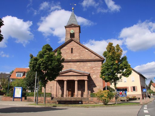 Ortsmitte mit Blick auf die Evang. Kirche